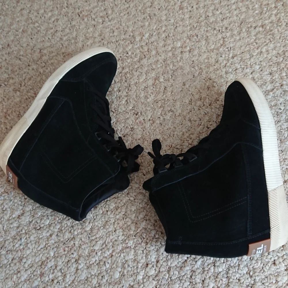 SOREL black suede Out N About Wedge II Shoe size 9.5